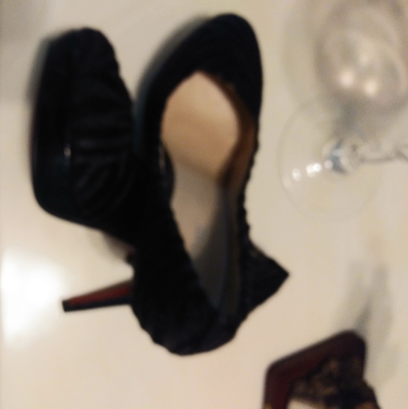 Shoes - Picture 2 of 5